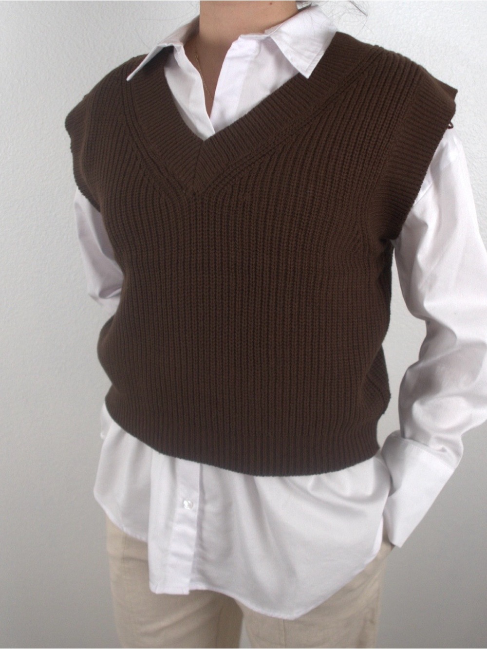 Women’s V-Neck Knit Sweater Vest Chocolate Brown
